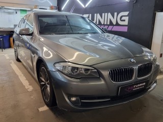 BMW 5 F10 замена стекла и ремонт маски фары