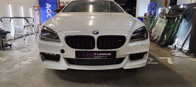 BMW 6 замена стекла фары и тонирование полиуретановой плёнкой