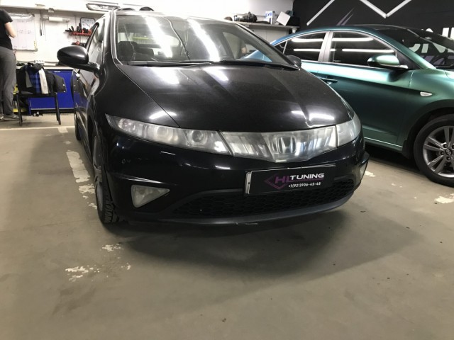 Honda Civic 5D установка Aozoom A13 и покраска масок фар