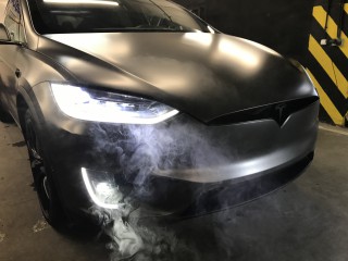 Tesla Model X восстановление прозрачности фары