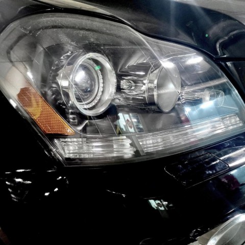 Mercedes GL-164 Установка светодиодных линз и ламп, покраска масок