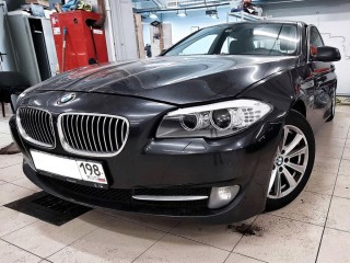 BMW 5 (F10) - замена стекла фары