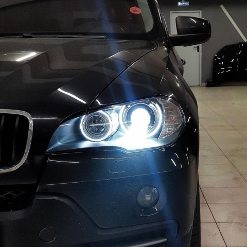 BMW X6 E71 установили светодиодные линзы, заменили стекла фар