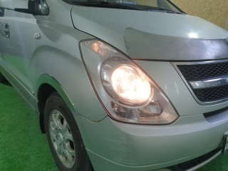 Hyundai Grand Starex LED линзы X-Bright