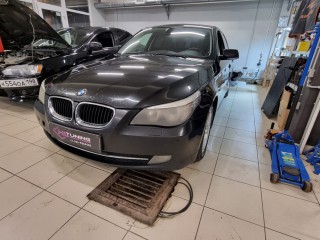 BMW 5 E61 установка светодиодных линз, замена стекол и бронирование фар (3)