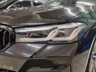 BMW 5 G30 покраска масок фар (1)