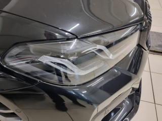 BMW 5 G30 покраска масок фар (2)
