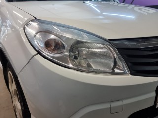 Renault Sandero установка линз Aozoom A3+ и диодных ламп ДХО/поворот (0)