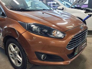 Ford Fiesta установка линз Aozoom A12, установка модулей дальнего света, покраска масок (7)