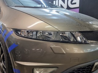Honda Civic 5D устранение запотевания фары, глубокая полировка (2)