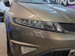 Honda Civic 5D устранение запотевания фары, глубокая полировка (3)