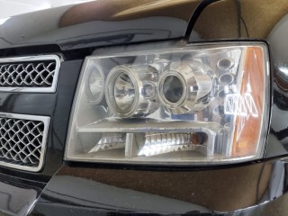 Chevrolet Tahoe покраска масок фар, установка Led ламп (0)