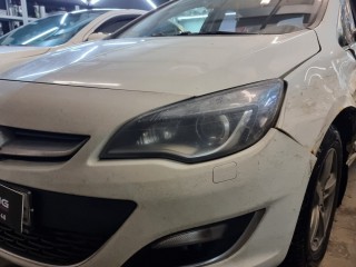 Opel Astra установка Bi-Led Aozoom A4+ (1)