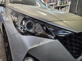 Hyundai Solaris установка линз Viper Zoom Z5 TRX Laser, ангельские глазки,лампы ДХО/поворот (8)
