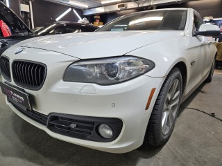 BMW 5 F10 замена линз на Aozoom K3, установка глазок, анти-хром масок фар, броня (4)