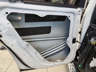 Mercedes GL-166 полная шумоизоляция салона и колесных арок (0)