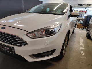 Ford Focus 3 антихром масок фар, бронирование фар полиуретановой плёнкой (4)