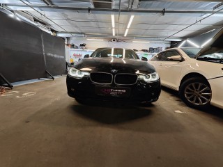 BMW  F30 замена стекла фары (5)