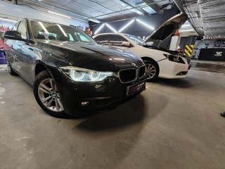 BMW  F30 замена стекла фары (6)