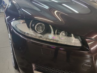 Jaguar XF замена линз на Bi-led Viper Z6+, глубокая полировка и бронирование фар (3)