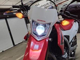 Honda CRF установка светодиодной линзы Aozoom A13, бронирование фары (8)