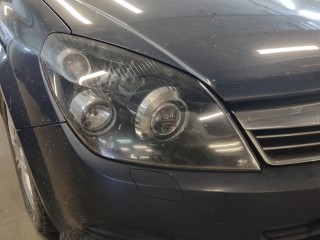 Opel Astra GTC замена линз на Bi-Led Aozoom K3 Dragon Knight, покраска масок фар, глубокая полировка (3)