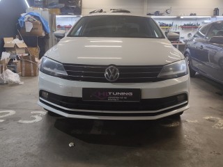 Volkswagen Jetta установка Bi-led линз Viper Zoom Z6+, светодиодные лампы габарит и ДХО, броня фар (0)