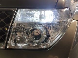 Nissan Pathfinder установка Bi-led линз Viper Rays, лампы ДХО/поворот (7)