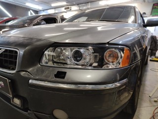 Volvo S60 установка BiLed линз Viper Rays,  замена плёнки на фарах (10)