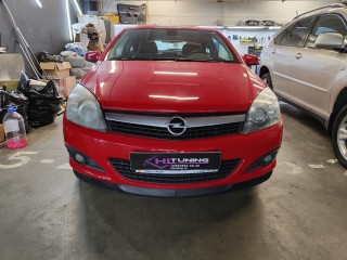 Opel Astra H устранение запотевания правой фары, шлифовка и бронирование (0)