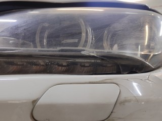 BMW 6 замена стекла фары и тонирование полиуретановой плёнкой (3)