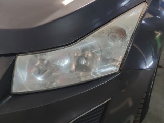Chevrolet Cruze установка Bi-led линз Aozoom A3+, покраска масок фар, новые стёкла (2)