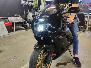 Kawasaki Ninja установка Bi-led Aozoom A3 Max в секцию отражателя (8)