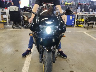 Kawasaki Ninja установка Bi-led Aozoom A3 Max в секцию отражателя (7)