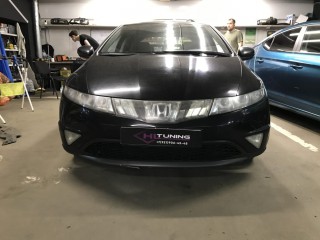 Honda Civic 5D установка Aozoom A13 и покраска масок фар (0)