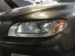 Volvo XC70 полное восстановление фар и установка габарит (0)