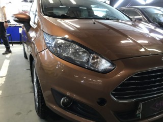 Ford Fiesta установка линз Aozoom A12, установка модулей дальнего света, покраска масок (1)