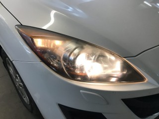 Mazda 3 чистка фар, установка диодных ламп (2)
