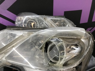 Mercedec-Benz W212 восстановление фар, покраска масок в 2 цвета (1)