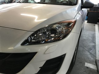 Mazda 3 чистка фар, установка диодных ламп (7)