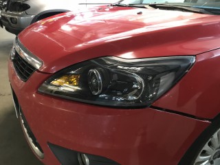 Ford Focus 2 установка светодиодных линз Aozoom A12, установка ангельских глаз,  покраска масок (12)