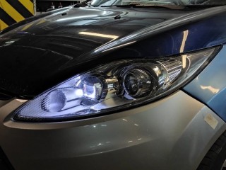 Ford Fiesta замена линз на Aozoom A12, модули дальнего с функцией ДХО/поворот (14)