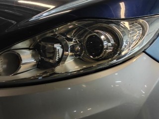 Ford Fiesta замена линз на Aozoom A12, модули дальнего с функцией ДХО/поворот (15)