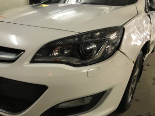 Opel Astra установка Bi-Led Aozoom A4+ (4)