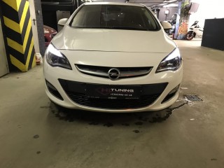 Opel Astra установка Bi-Led Aozoom A4+ (2)