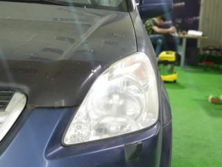 Honda CR-V полировка и бронирование фар (2)