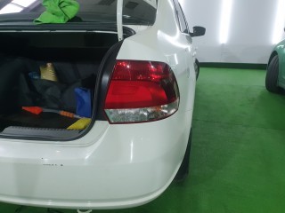 Volkswagen Polo тонировка задних фонарей пленкой STEK (1)