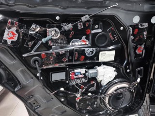 Mercedes GL-164 шумоизоляция 4 дверей в 6 слоёв, установка динамиков (1)