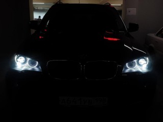BMW X6 E71 установили светодиодные линзы, заменили стекла фар (2)