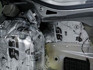 Skoda Octavia базовая шумоизоляция всего автомобиля (1)